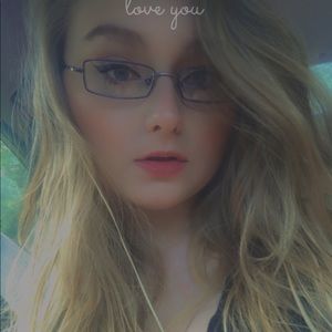 Meet your Posher, Kaylee